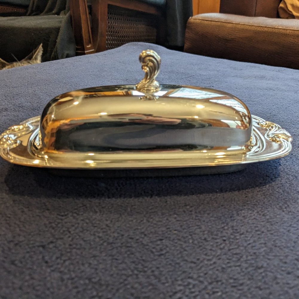Vtg Oneida Silver Plate Scroll Work Butter Dish With Glass Tray